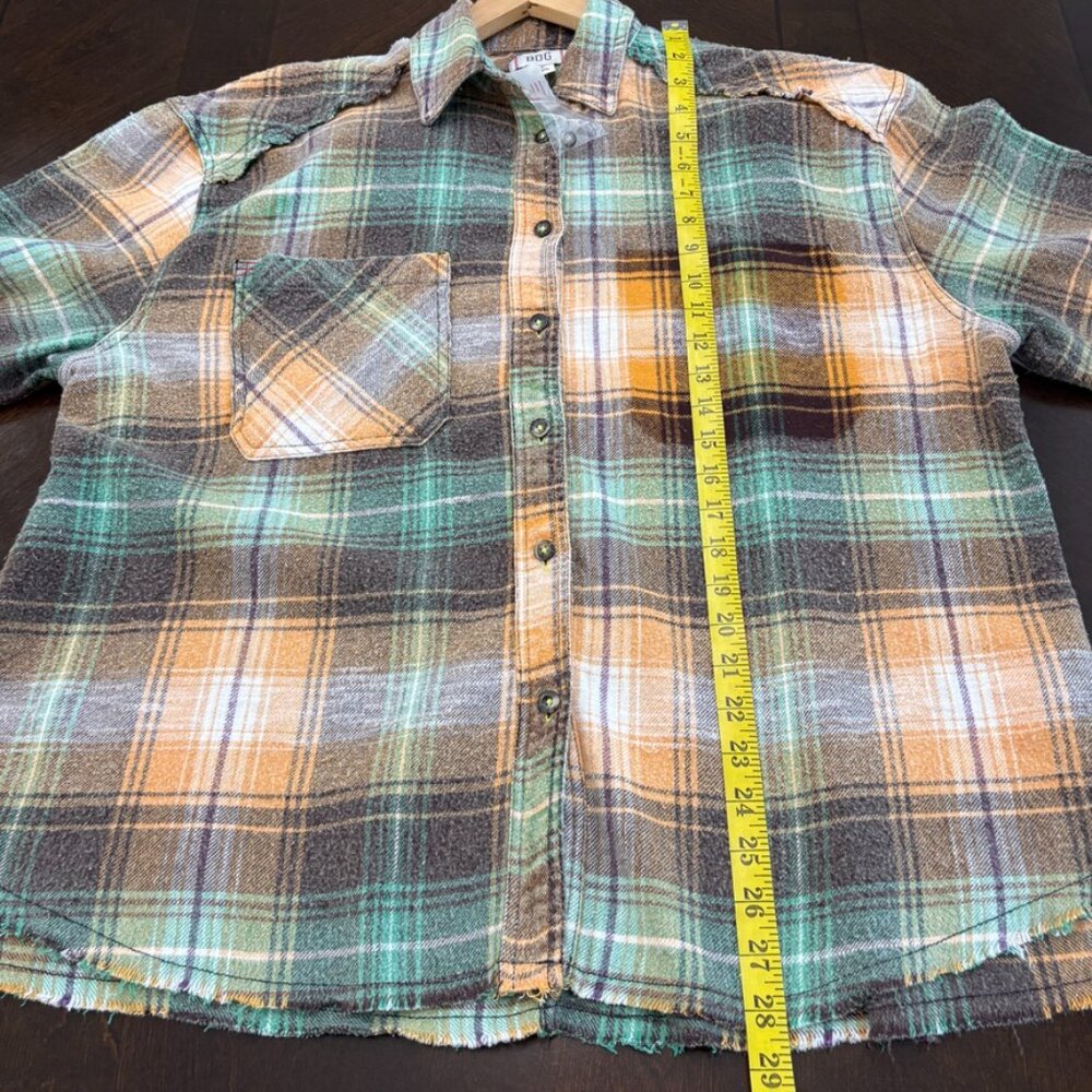 BDG Distressed Plaid Flannel Shirt Jacket Raw Hem Grunge Shacket Sz S NWT - Picture 9 of 10